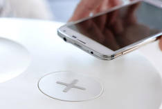 Xiaomi et IKEA se préparent à publier un projet commun: une table avec support pour la recharge sans fil