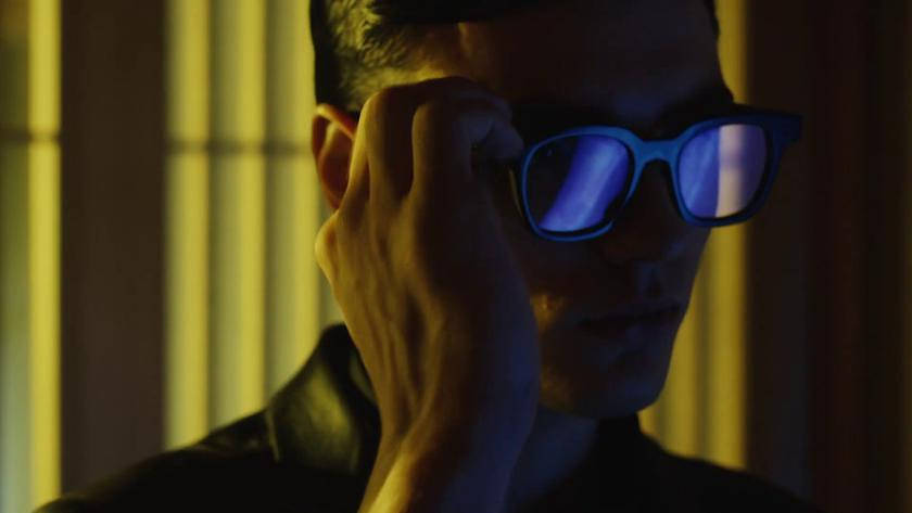 Smart glasses with smartphone features: Facebook and Luxottica make a common project