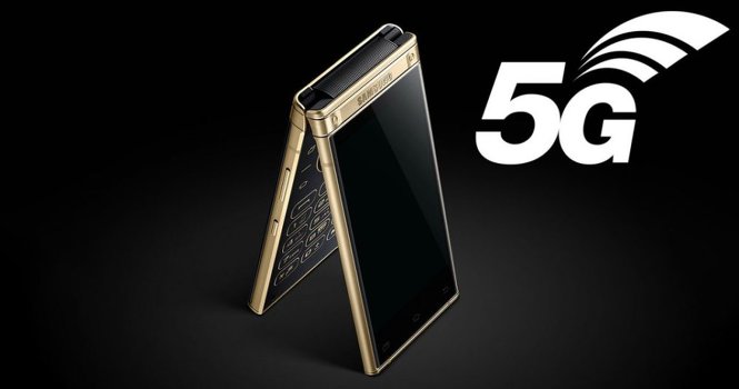 What is known about the Samsung clamshell?