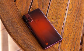 Motorola will present the flagship line of smartphones One 2020 with Waterfall-displays