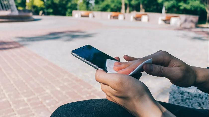 Les centres de services Samsung désinfectent les smartphones