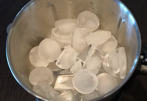 Ice for cocktail