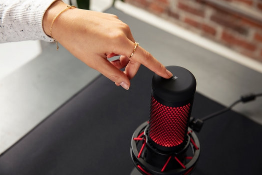 What can the new HyperX QuadCast microphone do?