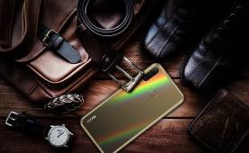 En Russie, la vente de CAMON 11S avec une triple caméra pour 10 000 roubles