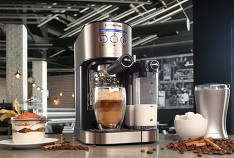 Polaris présente une nouvelle cafetière avec machine à cappuccino et café non-stop