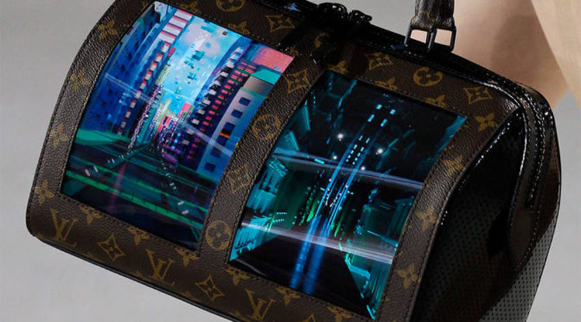 Louis Vuitton dévoile une collection de sacs avec écrans OLED